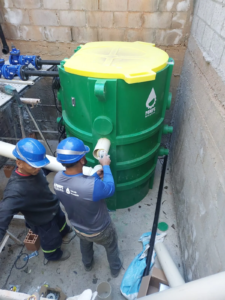 Sistema compacto para bombeamento de esgoto sanitário em condomínio
